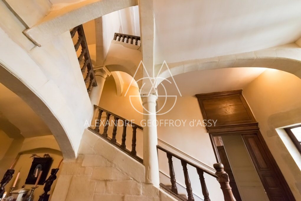 CHATEAU A VENDRE véritable joyau du XVème proche de La Roche Posay