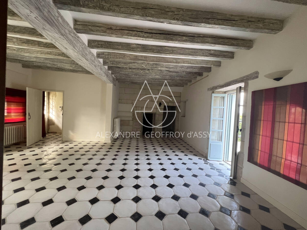 Exceptionnel manoir du XVème entièrement restauré, piscine intérieur, ascenseur