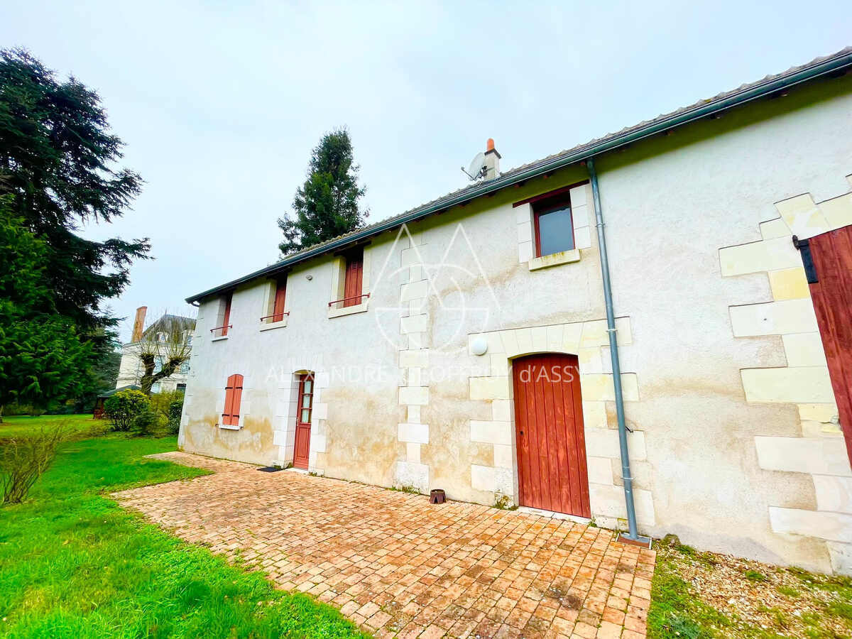 MANOIR DU XIXème avec plusieurs salles de séminaires sur un parc de 20 hectares, zone trés touristique