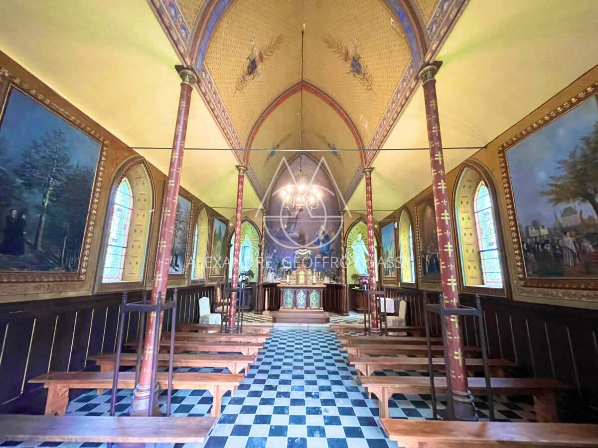 MANOIR DU XIXème avec plusieurs salles de séminaires sur un parc de 20 hectares, zone trés touristique