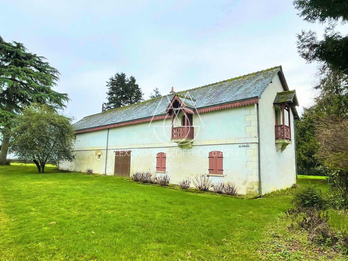 MANOIR DU XIXème avec plusieurs salles de séminaires sur un parc de 20 hectares, zone trés touristique