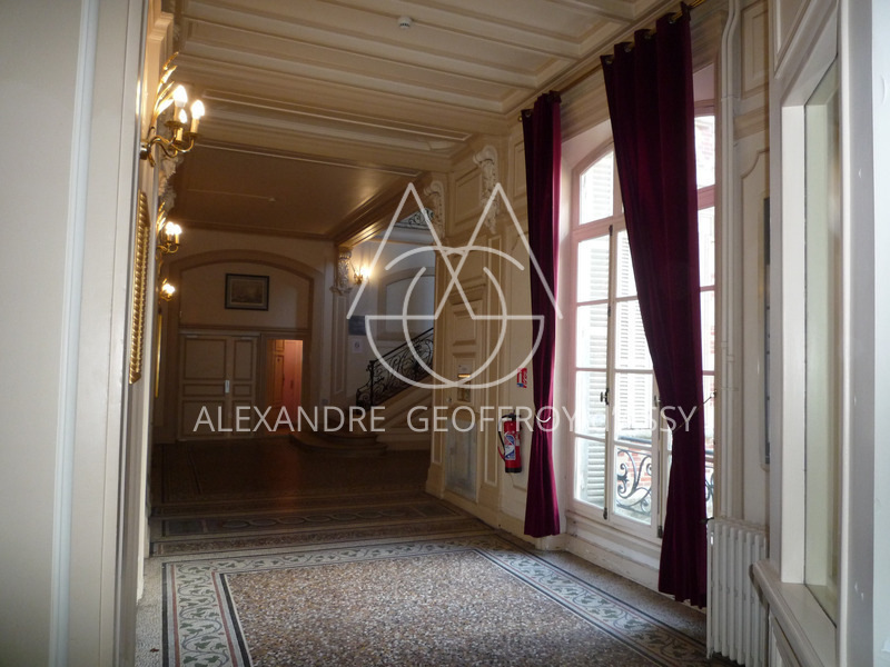 EN REGION PARISIENNE CHATEAU de 4453 M2 IDEAL POUR PROJET HOTELIER