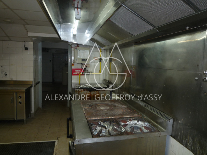 EN REGION PARISIENNE CHATEAU de 4453 M2 IDEAL POUR PROJET HOTELIER