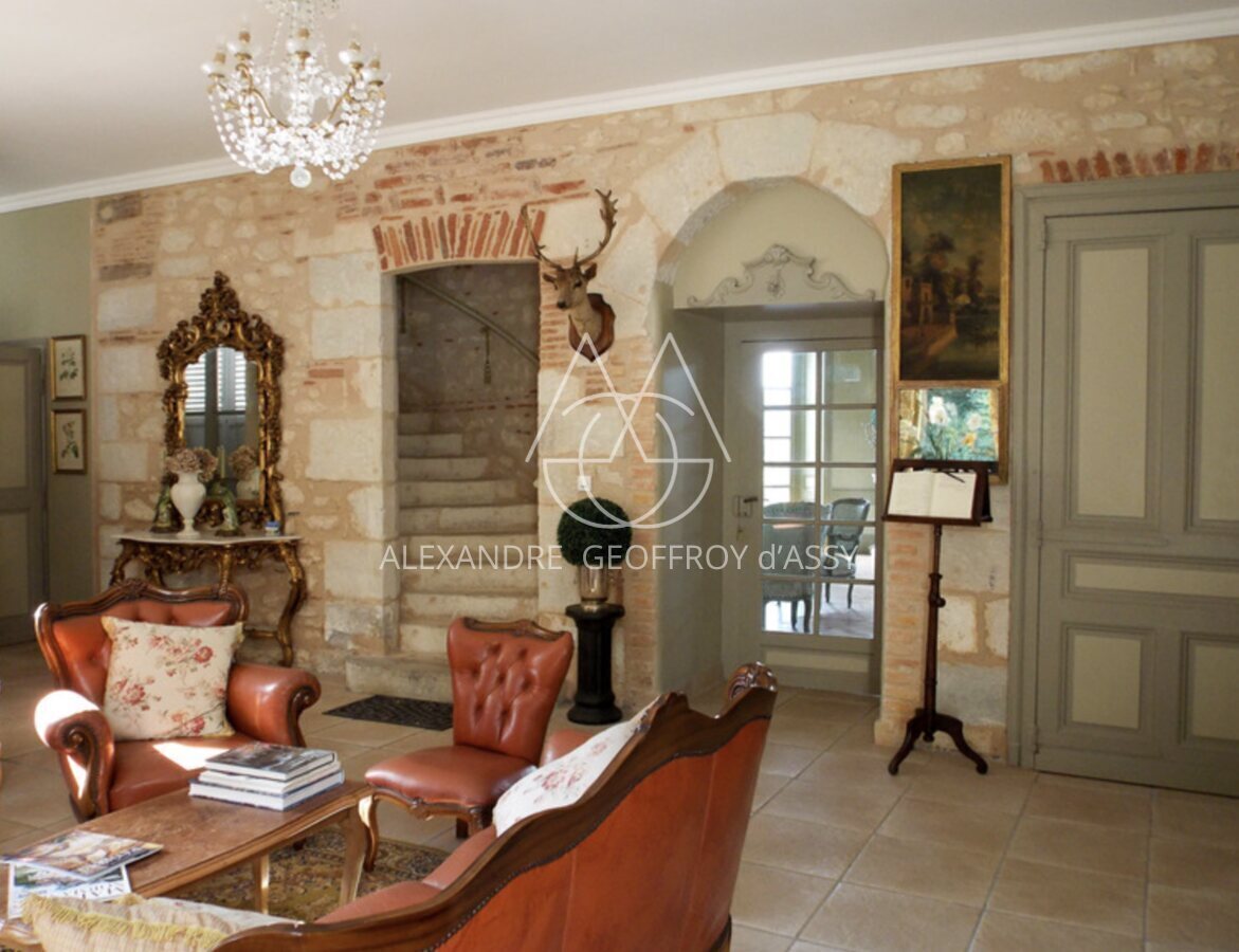 A vendre Château 900 m² à PERIGUEUX