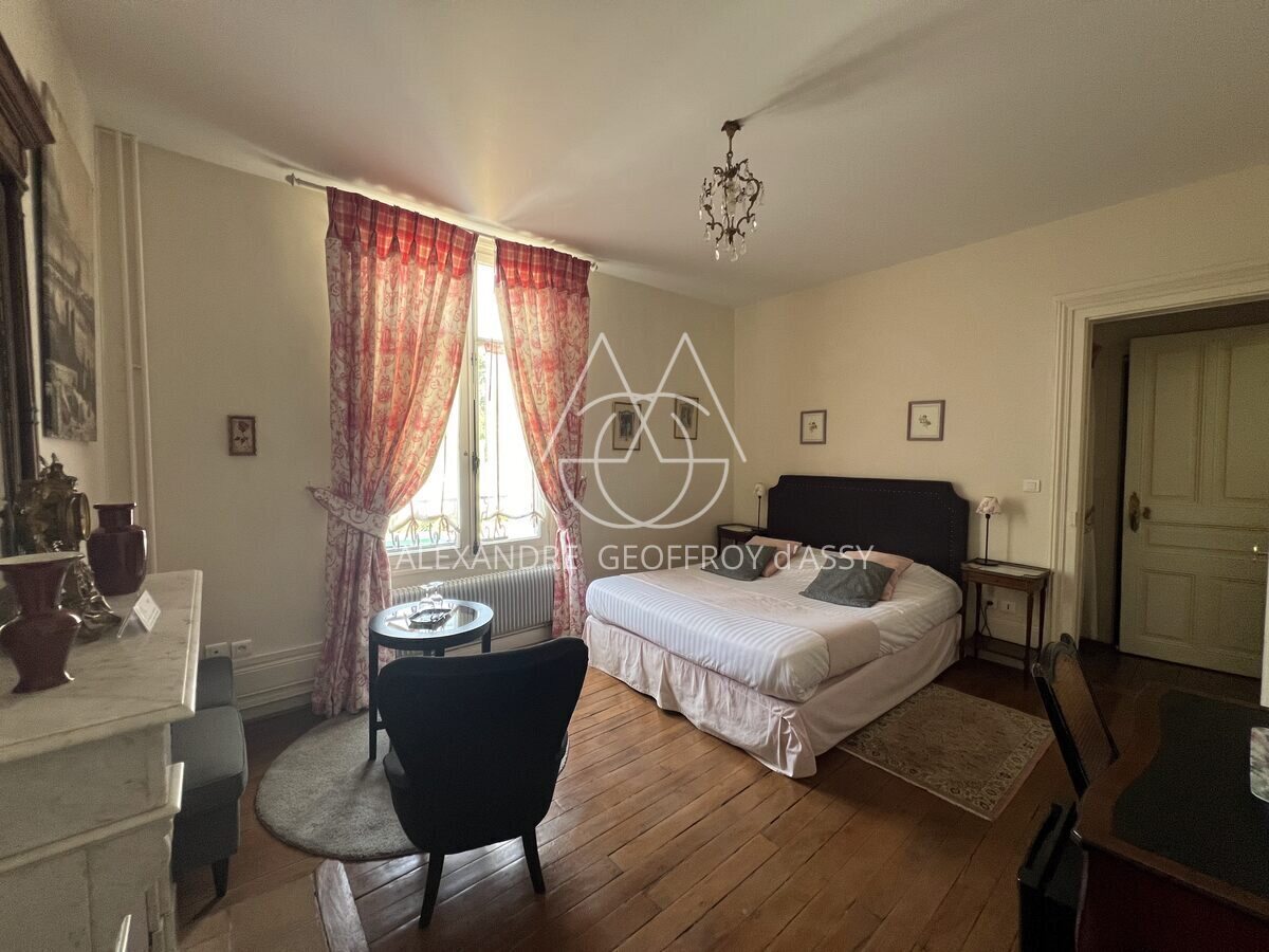 MANOIR PLEIN CENTRE D'AMBOISE avec un gros potentiel d'hébergements touristiques