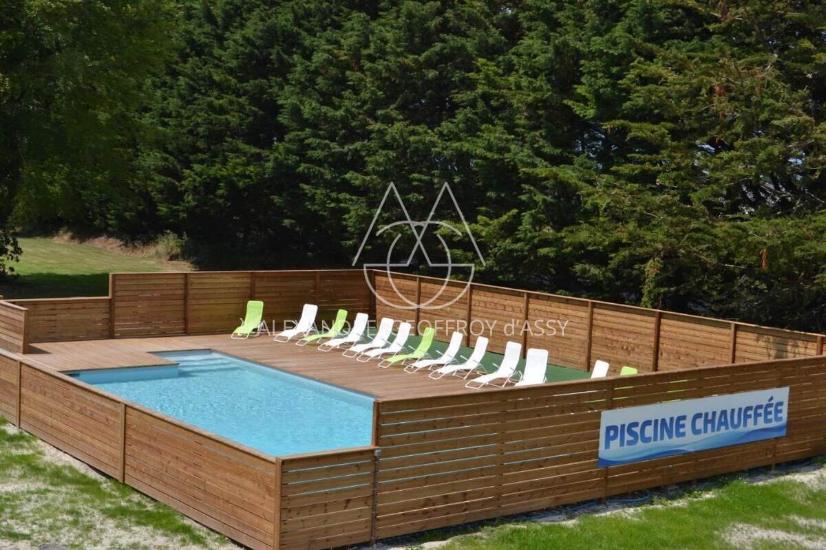 CHATEAU XVII ème AVEC CAMPINC PROCHE DE SAINT MALO