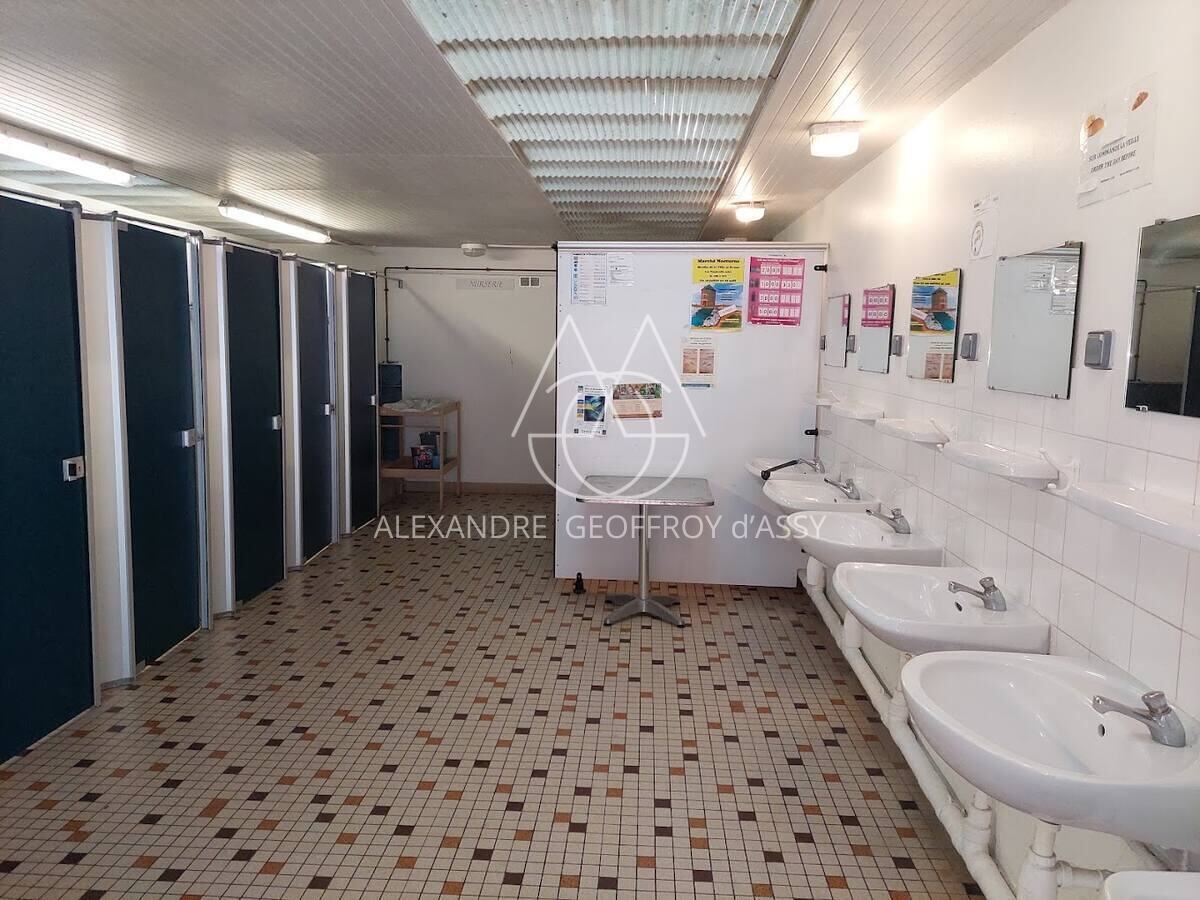 CHATEAU XVII ème AVEC CAMPINC PROCHE DE SAINT MALO