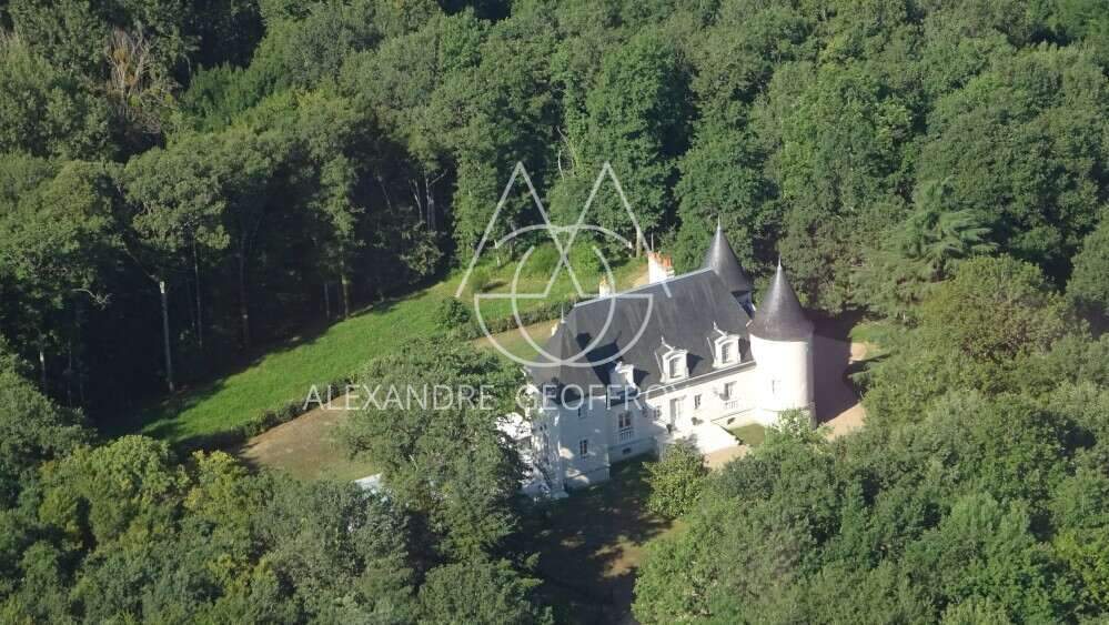 Château moderne, construit au XXème siècle