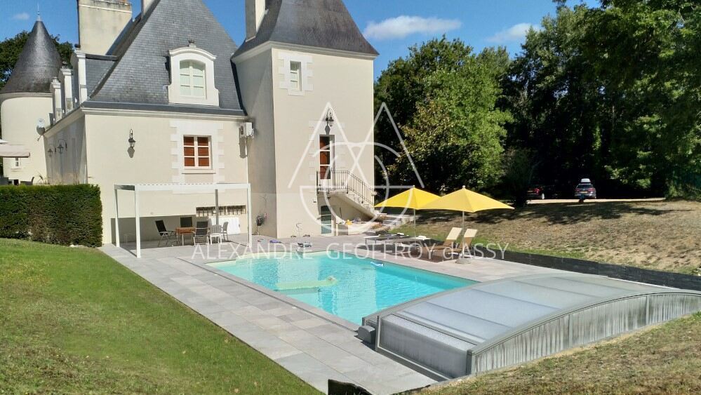 Château moderne, construit au XXème siècle