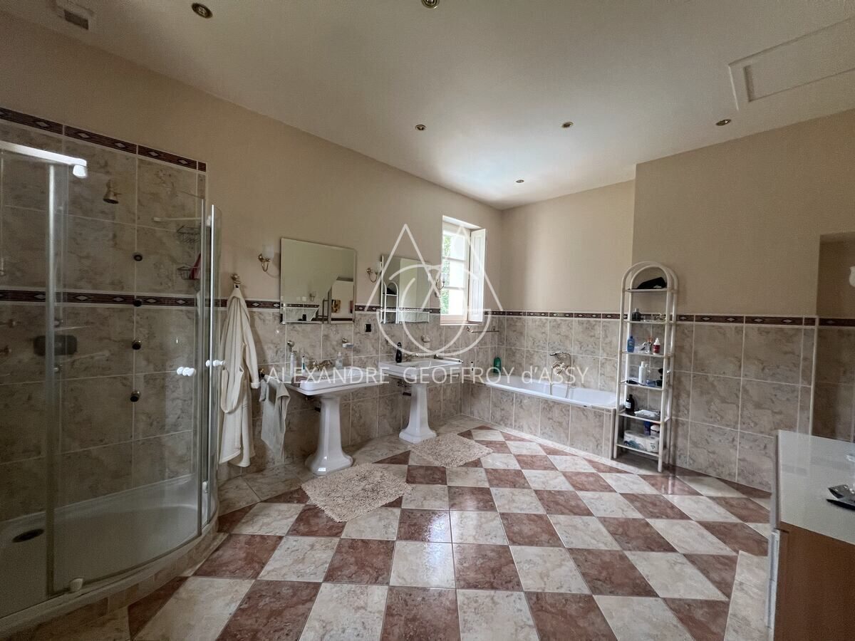 Château moderne, construit au XXème siècle