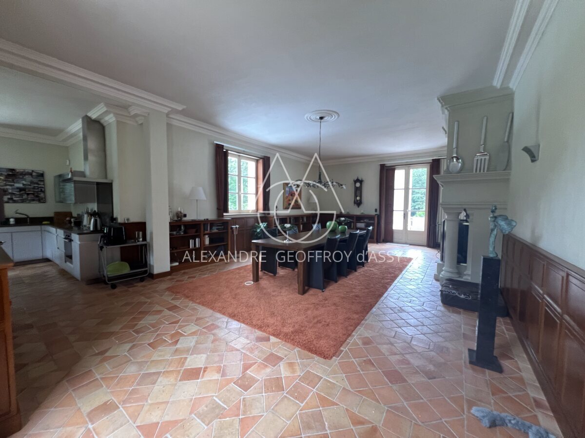 Château moderne, construit au XXème siècle