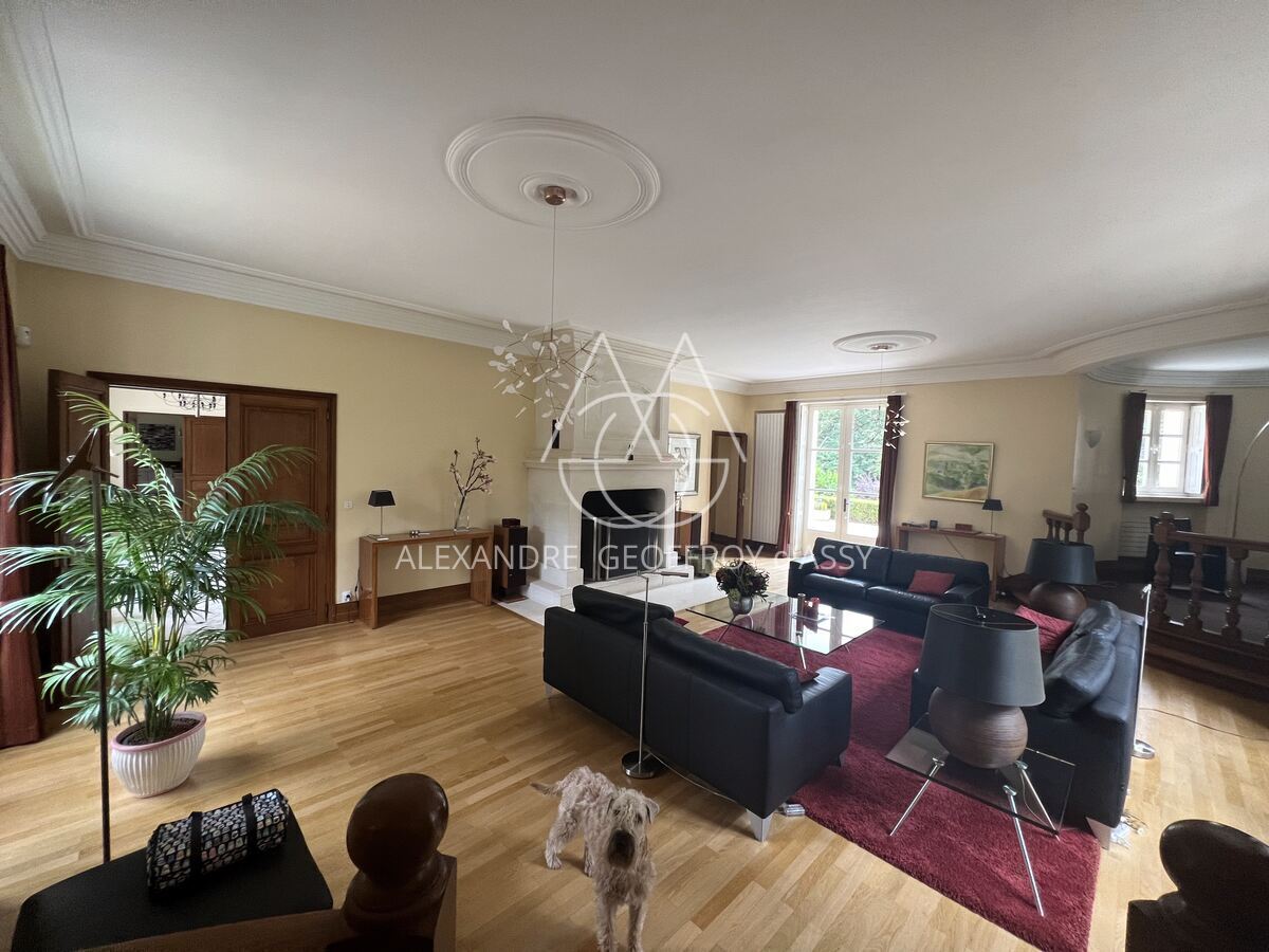 Château moderne, construit au XXème siècle