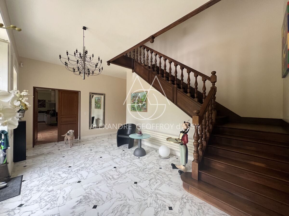 Château moderne, construit au XXème siècle