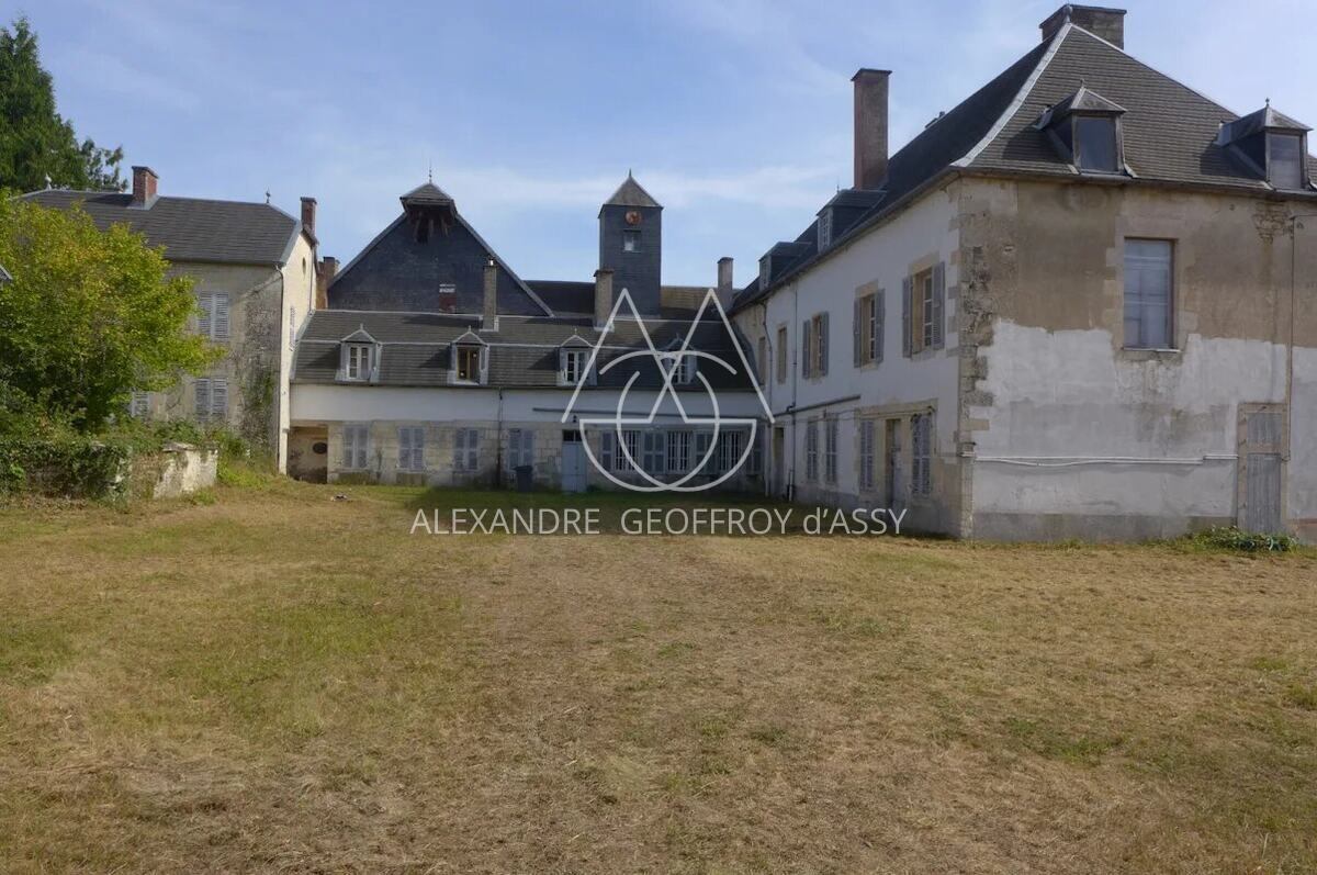 Château d’exception en Champagne avec un potentiel extraordinaire.