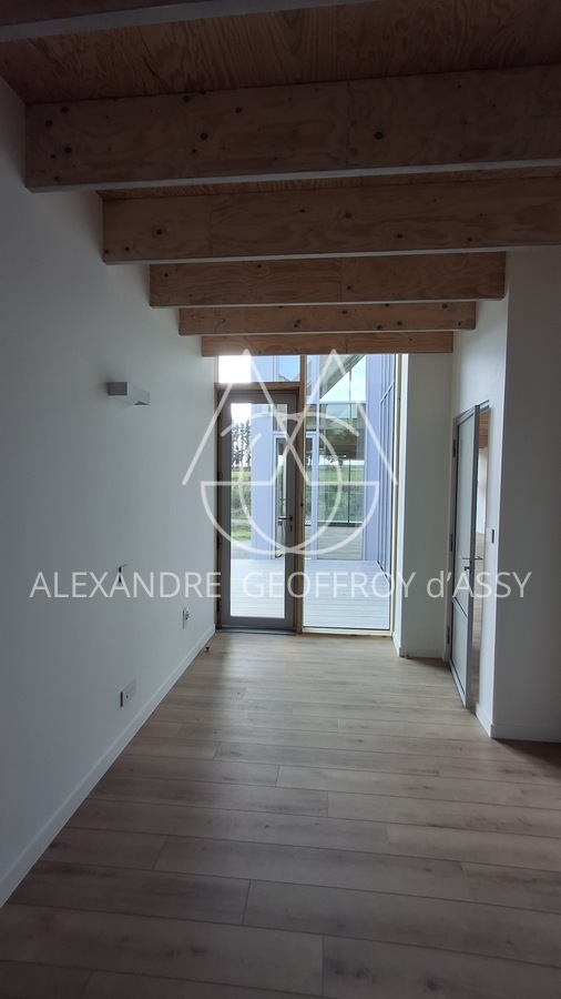 Maison contemporaine atypique à vendre 6 pièces proche de TOURS.