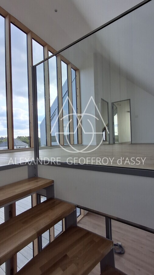 Maison contemporaine atypique à vendre 6 pièces proche de TOURS.