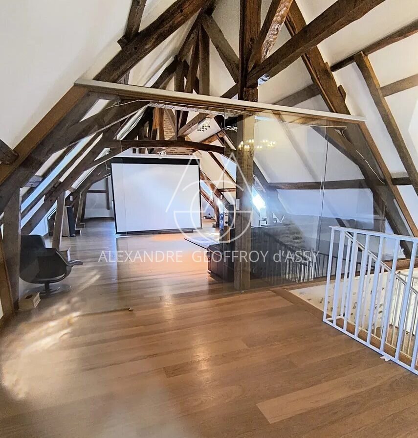 Château du XVII eme situe à 25 min de Limoges sur a magnifique plan d'eau et un parc de 27ha