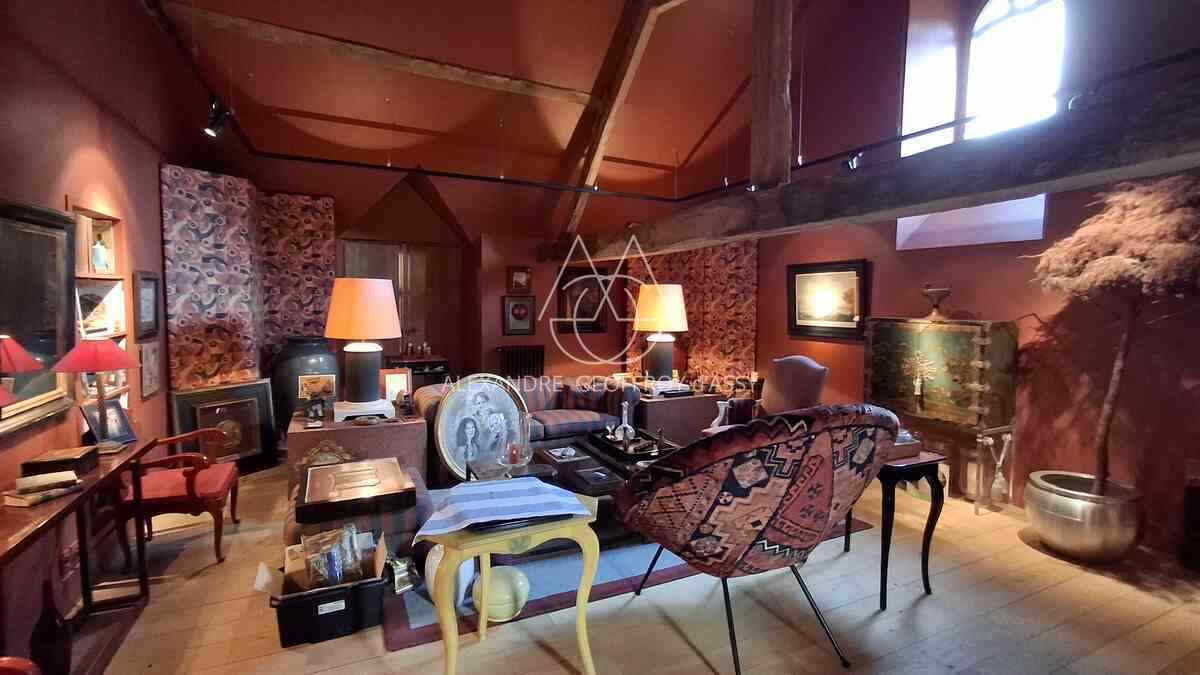 Manoir du XVI eme ISMH dans l'est de la Mayenne