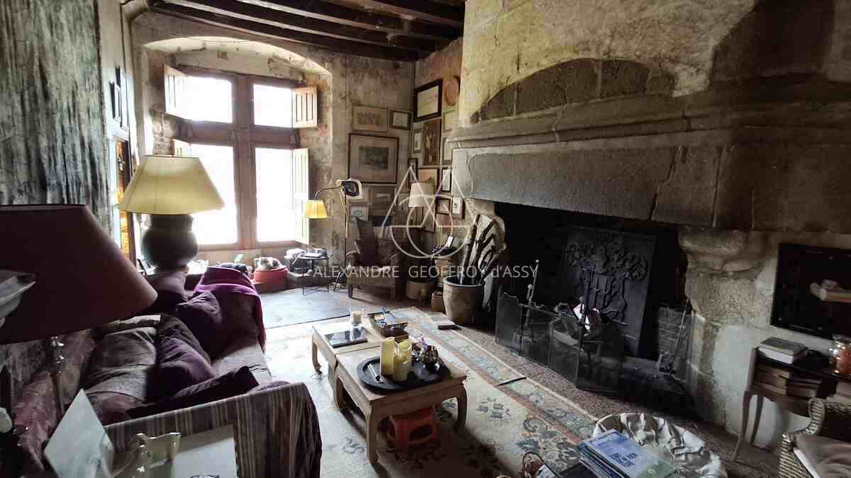 Manoir du XVI eme ISMH dans l'est de la Mayenne