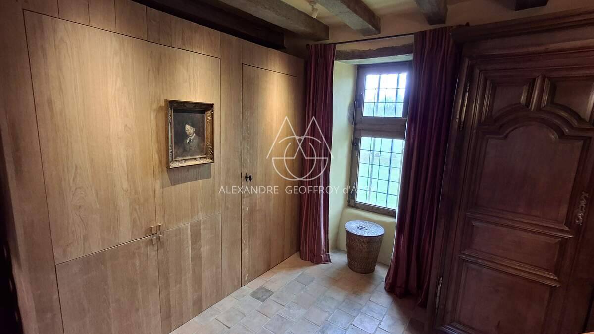 Manoir du XVI eme ISMH dans l'est de la Mayenne