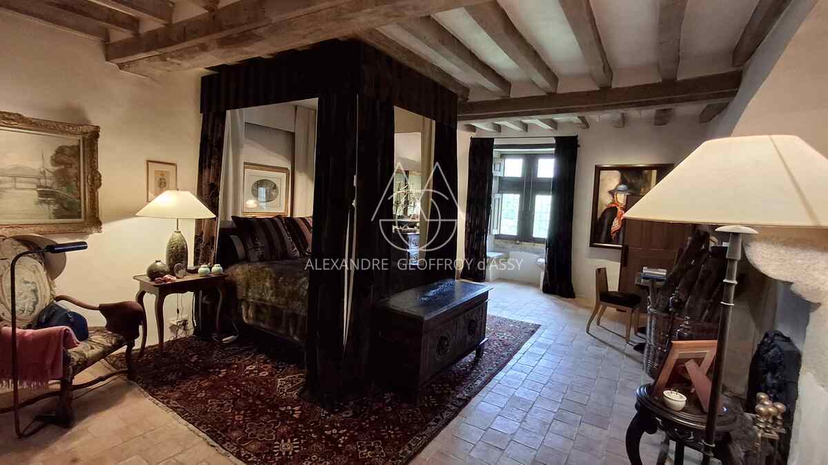 Manoir du XVI eme ISMH dans l'est de la Mayenne