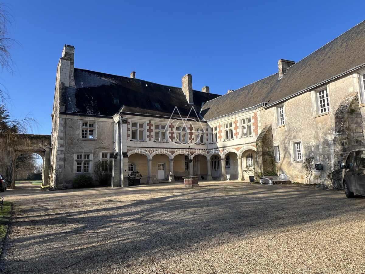 Château historique duXV et XVIII ème à 30 minutes de Tours ancienne demeure de LAFAYETTE