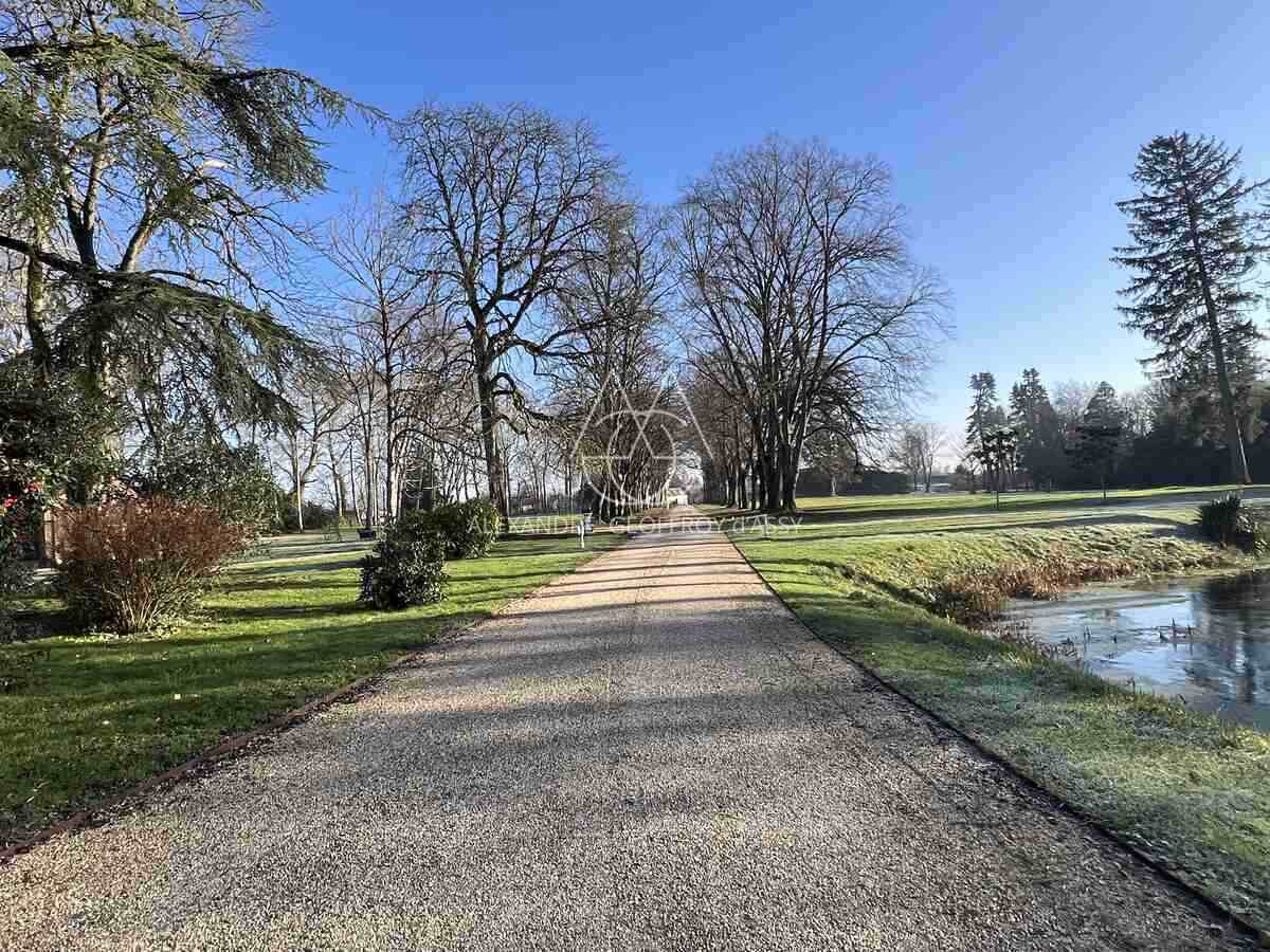 Château historique duXV et XVIII ème à 30 minutes de Tours ancienne demeure de LAFAYETTE