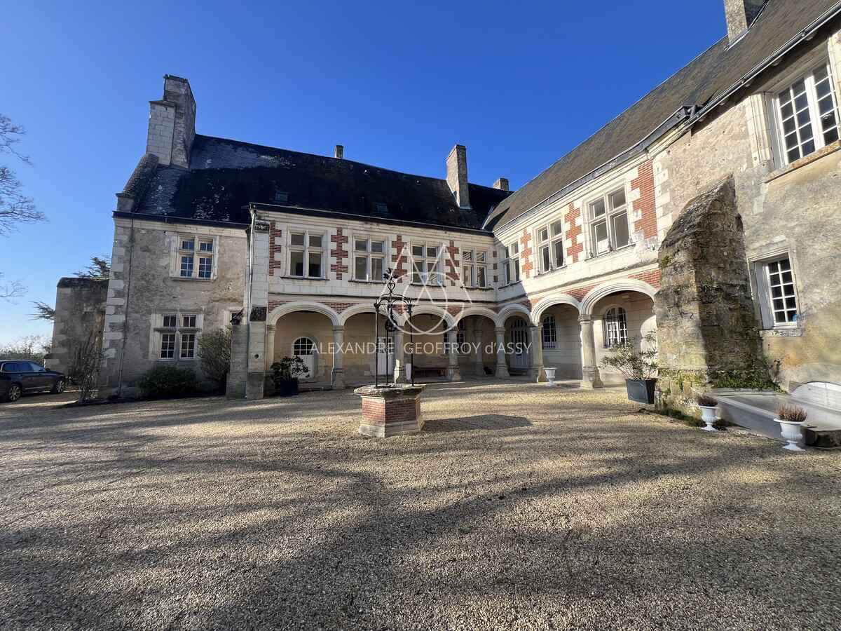 Château historique duXV et XVIII ème à 30 minutes de Tours ancienne demeure de LAFAYETTE