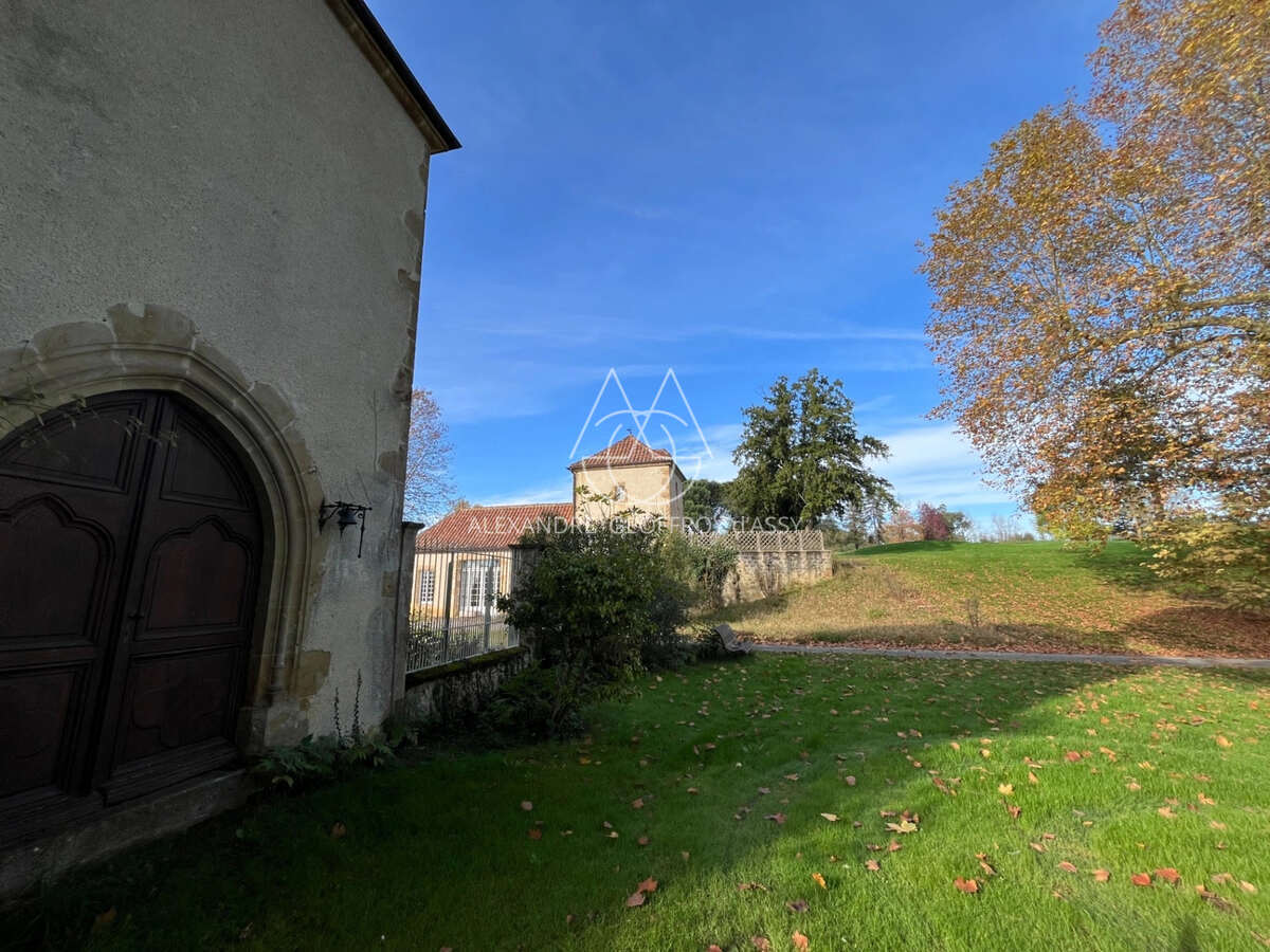 CHATEAU XVIII sur 70 ha, VUE PANORAMIQUE PYRÉNÉES