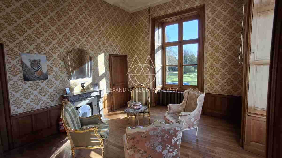 Beau château  XIX eme à vendre en Haut-Anjou.