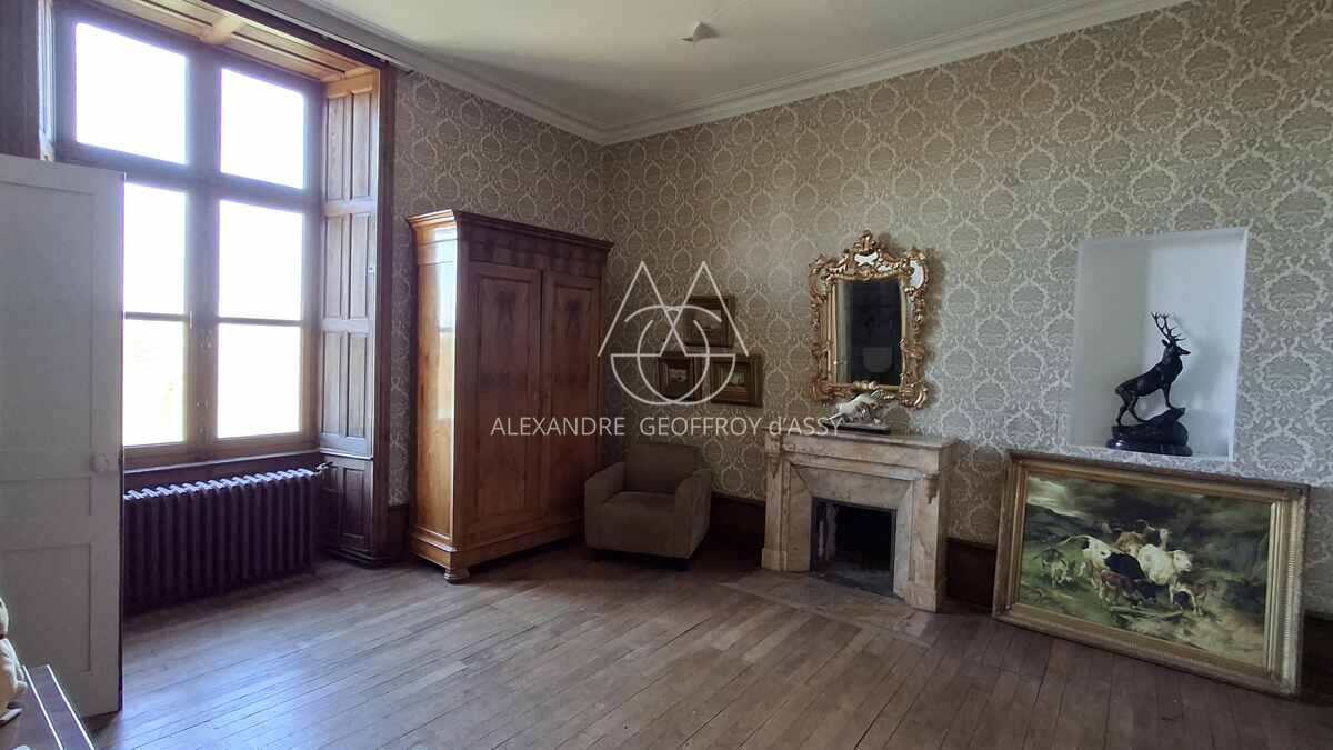 Beau château  XIX eme à vendre en Haut-Anjou.