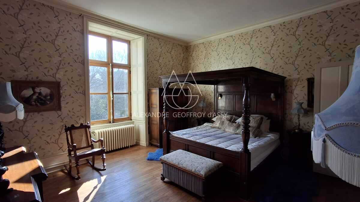 Beau château  XIX eme à vendre en Haut-Anjou.