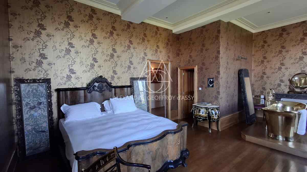 Beau château  XIX eme à vendre en Haut-Anjou.