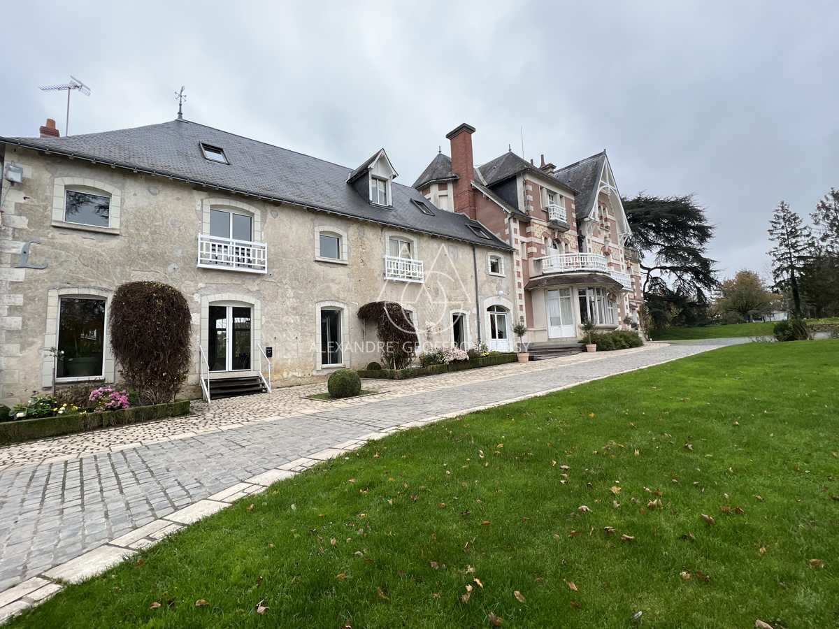 CHATEAU HOTEL ENTRE TOURS ET CHATEAUROUX