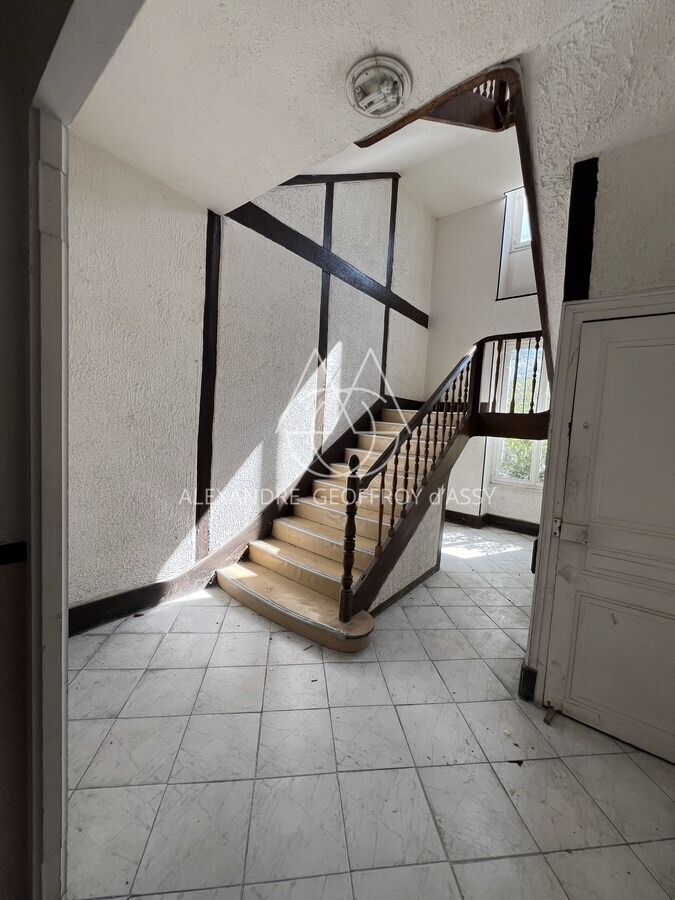 IMMEUBLE DE 1700 M2 42 APPARTEMENTS À RESTAURER TOTALEMENT