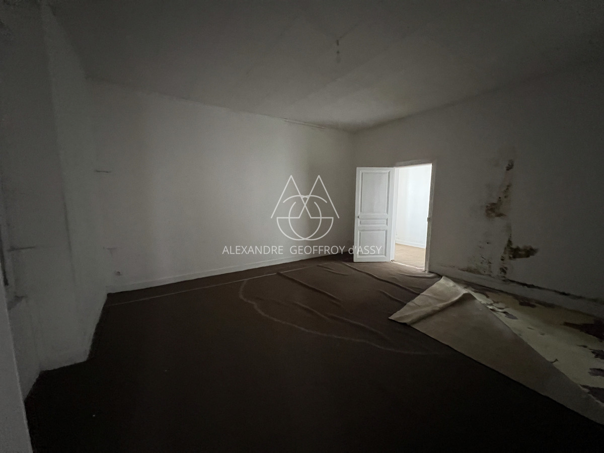 IMMEUBLE DE 1700 M2 42 APPARTEMENTS À RESTAURER TOTALEMENT