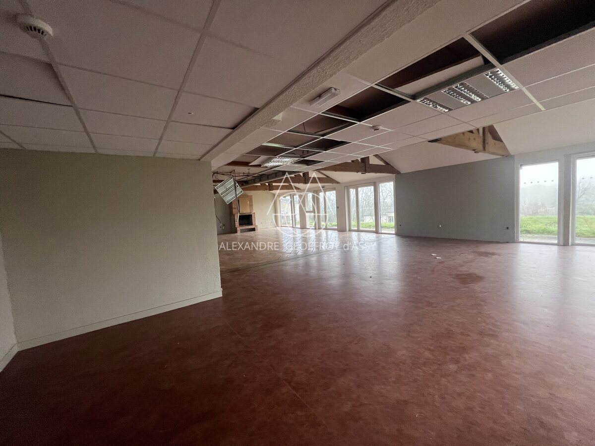 Ancien centre de formation de 10 000 M2 de bâtiments sur 30 hectares