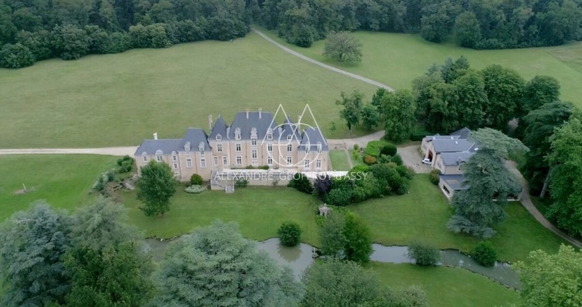 Somptueuse propriété, située à proximité immédiate de Poitiers