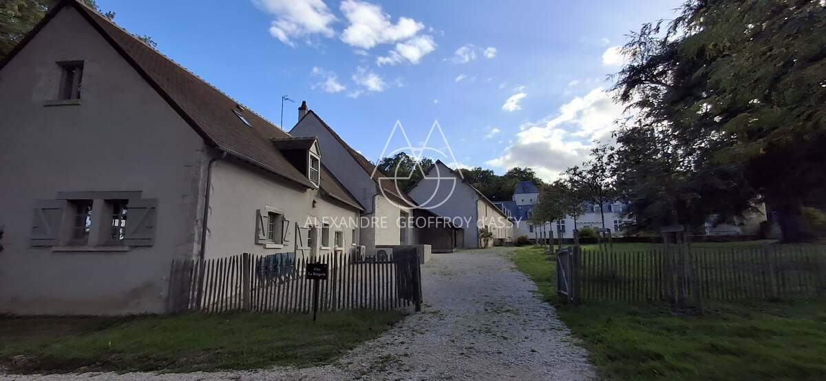 Chateau du XIV eme siècle superbement restauré a 10min de Blois