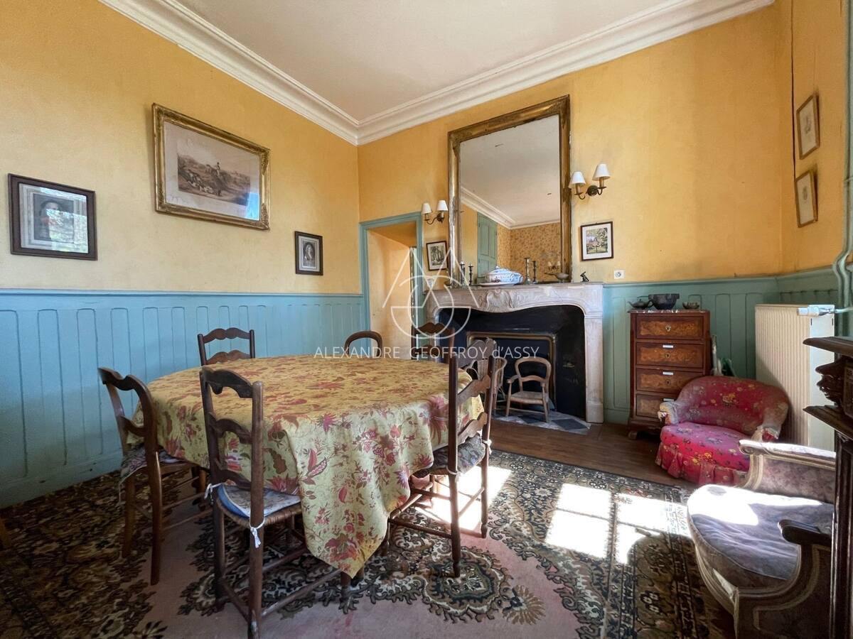 Exceptionnel château XV-XVI et XIXe avec son hameau et ses 108 hectares avec possibilité d’acheter 200ha en plus