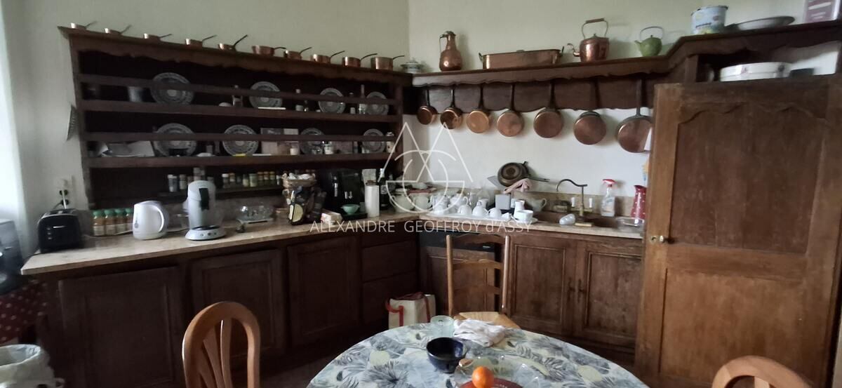 Splendide Château Médiéval Classé – Creuse (23) Situé dans un cadre préservé au cœur de la France