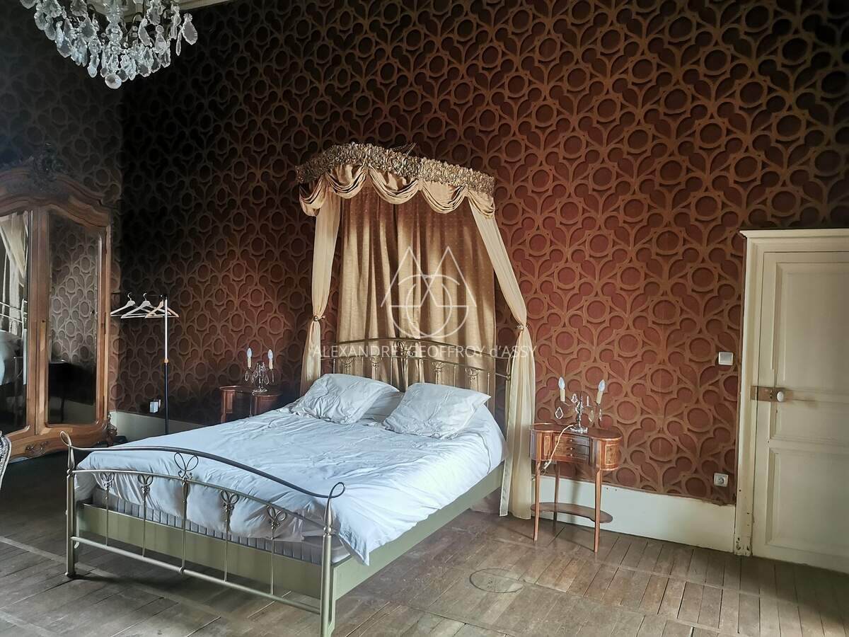 Splendide Château Médiéval Classé – Creuse (23) Situé dans un cadre préservé au cœur de la France