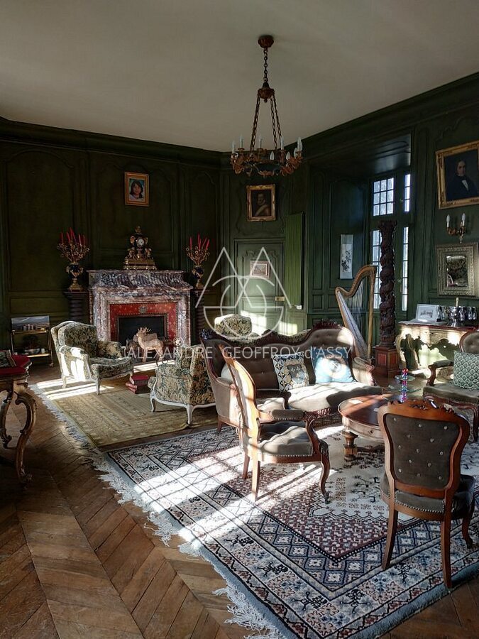 Splendide Château Médiéval Classé – Creuse (23) Situé dans un cadre préservé au cœur de la France