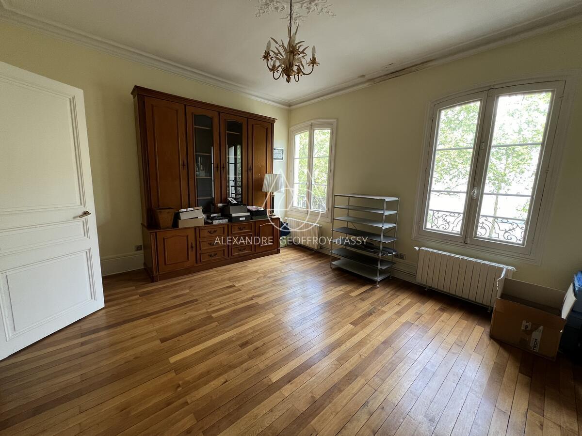 Hôtel Particulier Boulevard Béranger 303m2