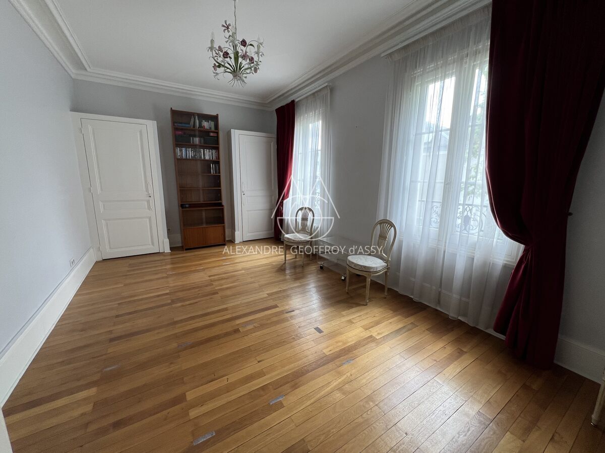 Hôtel Particulier Boulevard Béranger 303m2