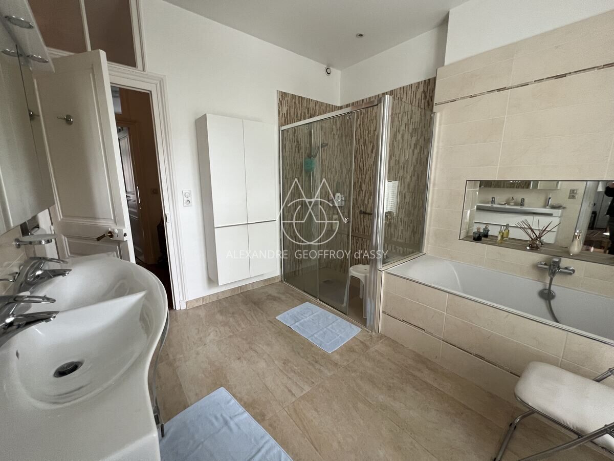 Hôtel Particulier Boulevard Béranger 303m2