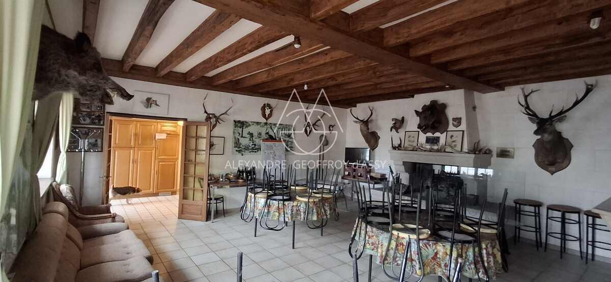 Domaine de 180ha d’un seul près de à Loches.