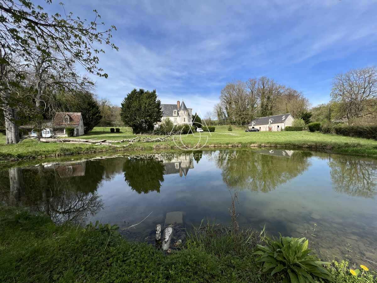 A vendre, rare opportunité petit château du XVI et XVII ème à restaurer 550K€