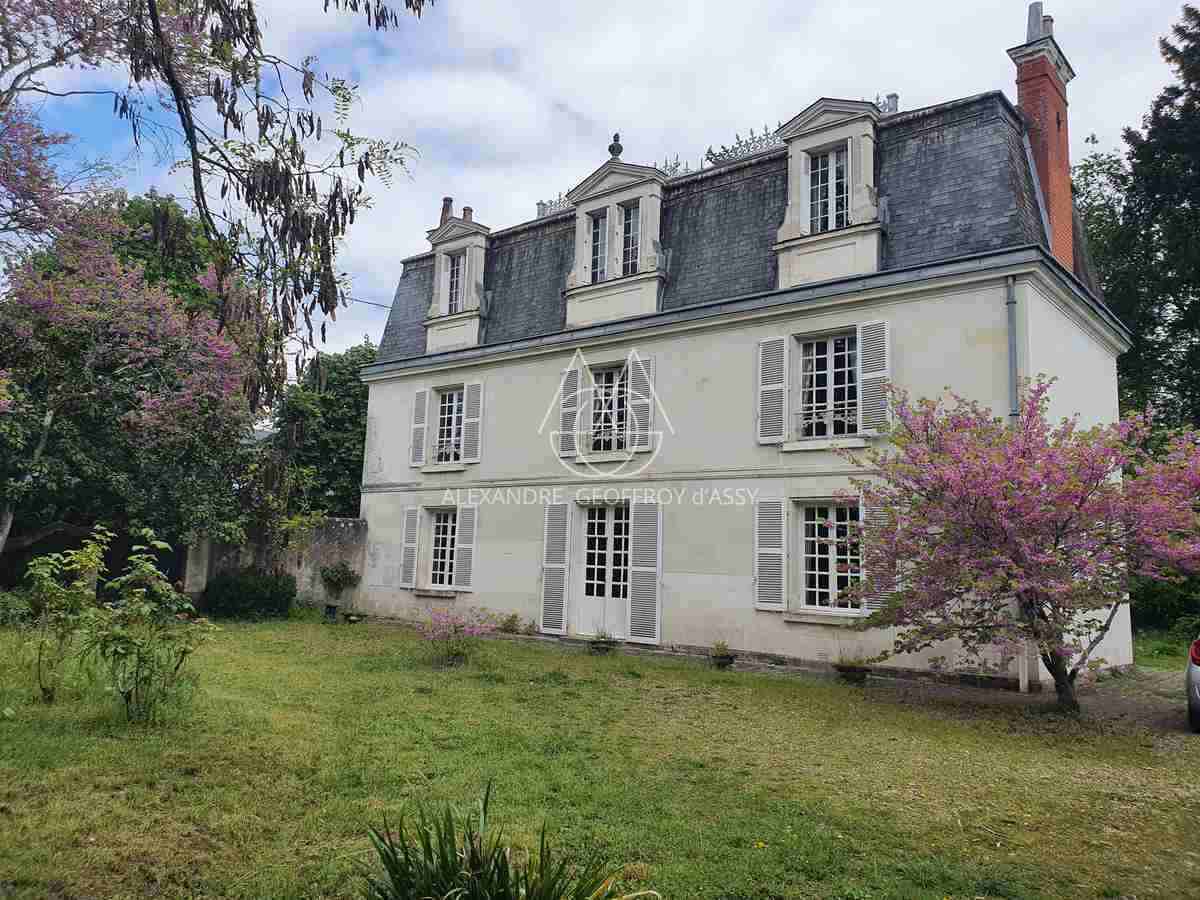 MAISON BOURGEOISE EST DE TOURS 450 M² SUR 3700M² DE TERRAIN
