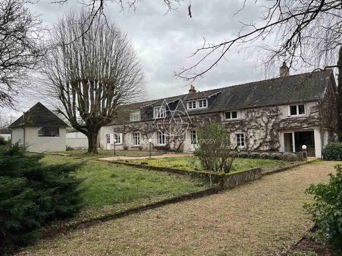 PROPRIETE SUR 1.5 HECTARES EN PERIPHERIE DE TOURS SUD